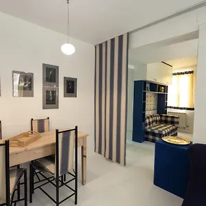 blueyellow-home-in-cannaregio-air-conditioning-wifi.hotelinveneto.com/